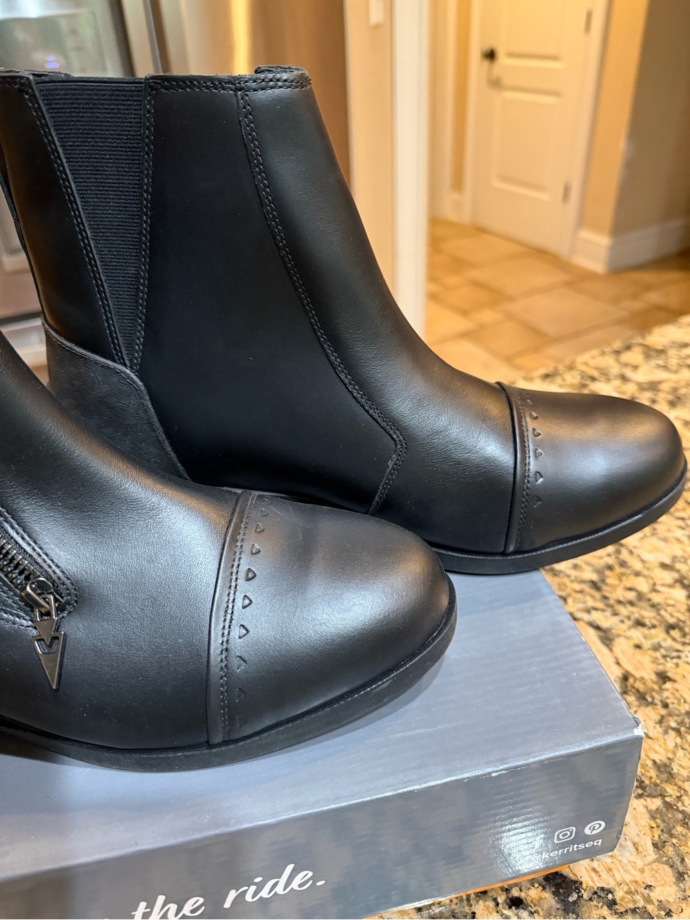 Kerrits cascadia ladies size 11 Black Waterproof Zip Paddock Boots - Picture 8 of 16